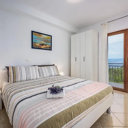 Serene Summer Oasis - Pool, Jacuzzi, Sauna, Sea View - Lara Apartment Drenje (Istria)
