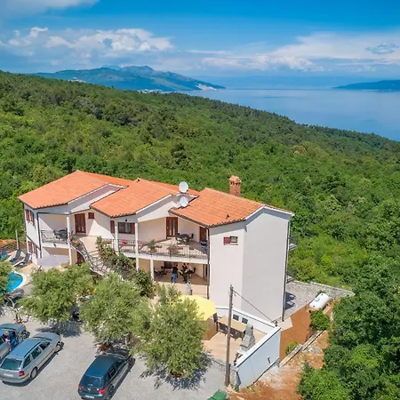 Serene Summer Oasis - Pool, Jacuzzi, Sauna, Sea View - Lara Apartment *