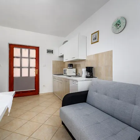 Serene Summer Oasis - Pool, Jacuzzi, Sauna, Sea View - Lara Apartment