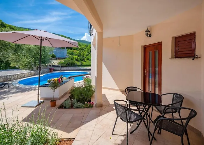 Διαμέρισμα Serene Summer Oasis - Pool, Jacuzzi, Sauna, Sea View - Lara