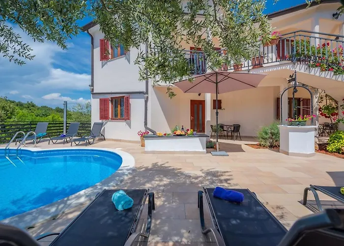 Serene Summer Oasis - Pool, Jacuzzi, Sauna, Sea View - Lara *