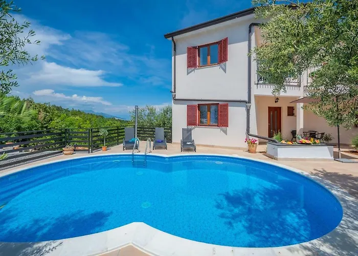 Διαμέρισμα Serene Summer Oasis - Pool, Jacuzzi, Sauna, Sea View - Lara *