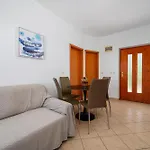 아파트 Serene Summer Oasis - Pool, Jacuzzi, Sauna, Sea View - Lara *