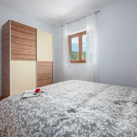 Serene Summer Oasis - Pool, Jacuzzi, Sauna, Sea View - Lara Apartment Drenje (Istria)