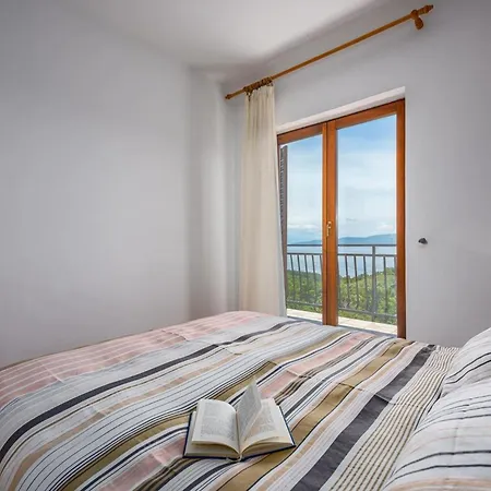 Serene Summer Oasis - Pool, Jacuzzi, Sauna, Sea View - Lara Apartment *