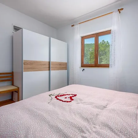Apartment Serene Summer Oasis - Pool, Jacuzzi, Sauna, Sea View - Lara