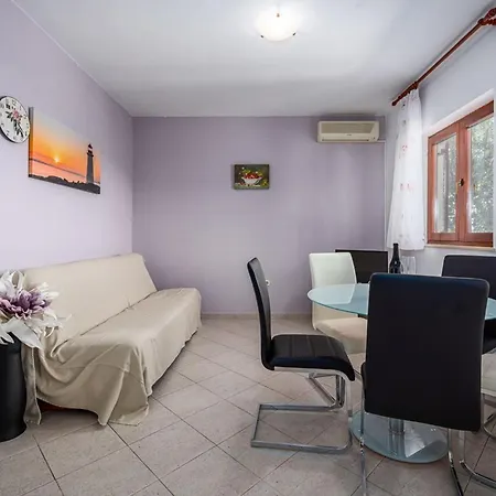 Serene Summer Oasis - Pool, Jacuzzi, Sauna, Sea View - Lara Apartment