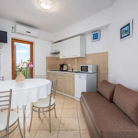 Apartment Serene Summer Oasis - Pool, Jacuzzi, Sauna, Sea View - Lara *