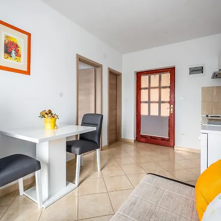 Apartment Serene Summer Oasis - Pool, Jacuzzi, Sauna, Sea View - Lara *