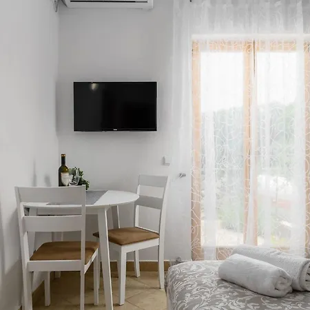 Apartment Serene Summer Oasis - Pool, Jacuzzi, Sauna, Sea View - Lara *