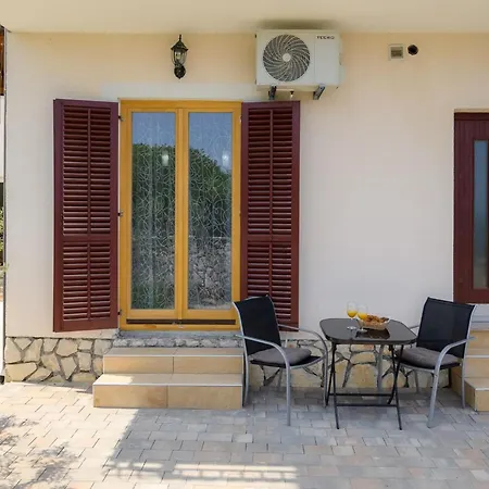 Apartment Serene Summer Oasis - Pool, Jacuzzi, Sauna, Sea View - Lara *