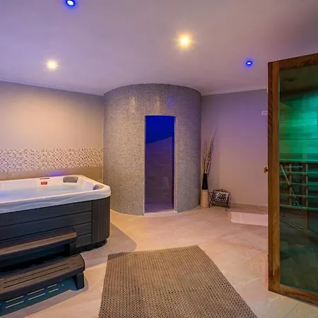 Apartment Serene Summer Oasis - Pool, Jacuzzi, Sauna, Sea View - Lara