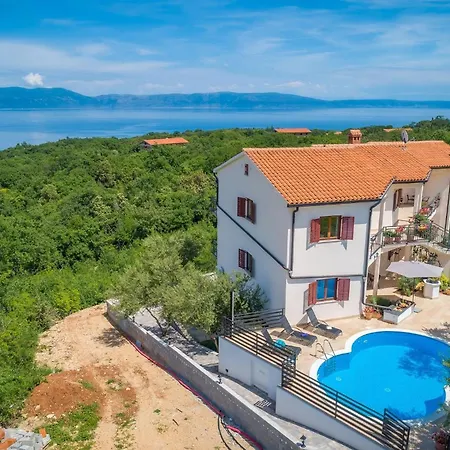 Apartment Serene Summer Oasis - Pool, Jacuzzi, Sauna, Sea View - Lara